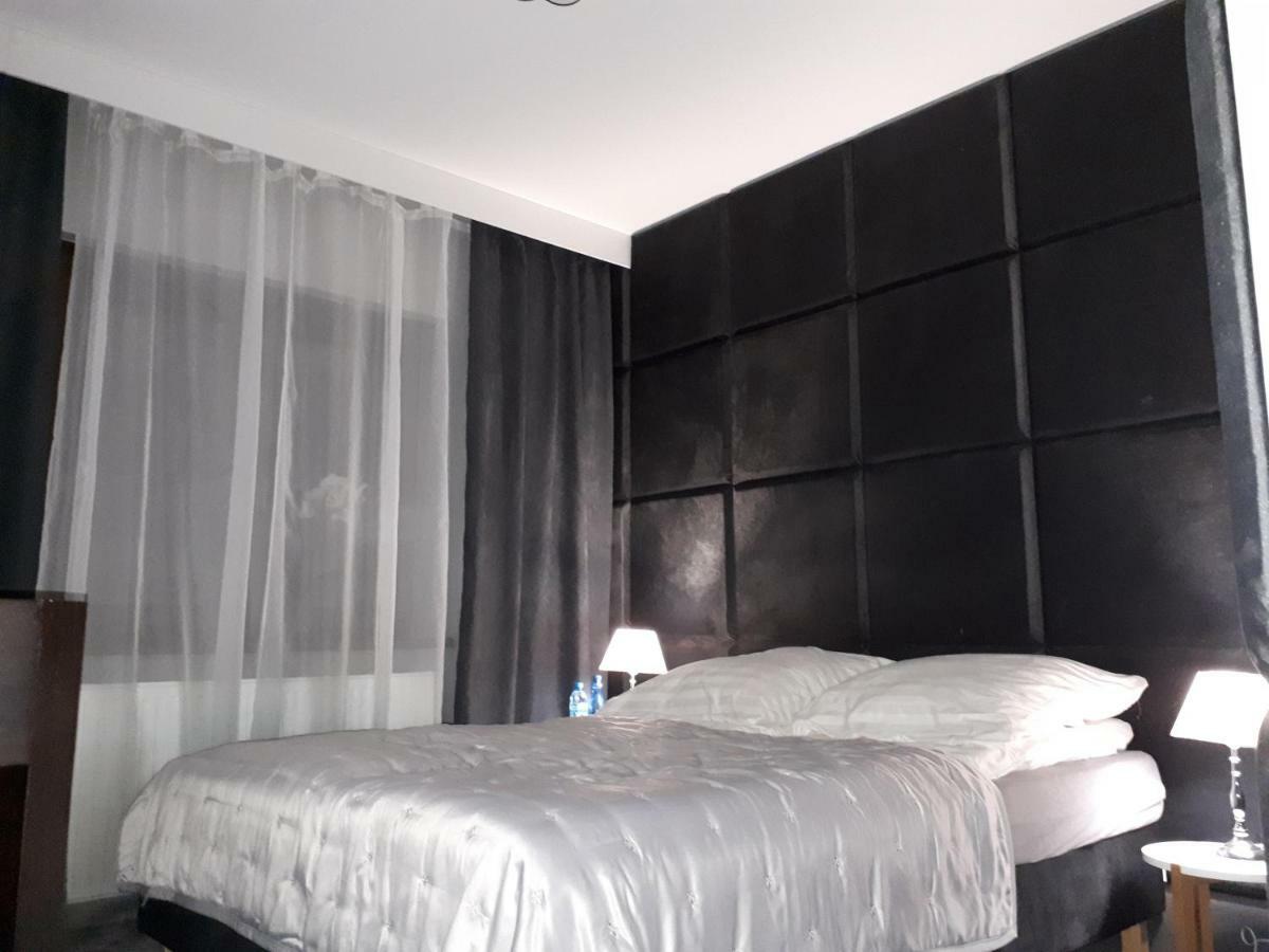 Apartamenty Centrum- Kochanowskiego -Dawniej Two-Bedroom Apartment Zielona Góra Exteriör bild