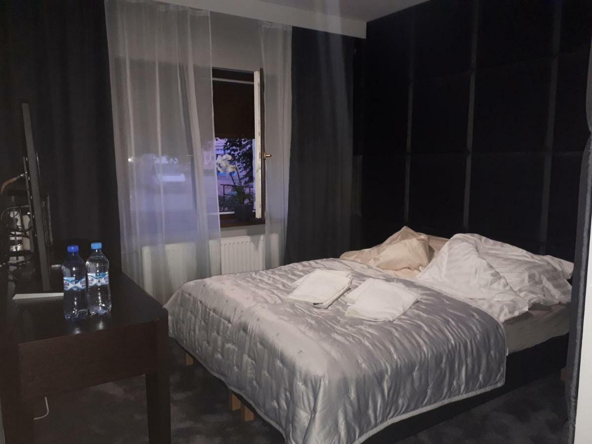 Apartamenty Centrum- Kochanowskiego -Dawniej Two-Bedroom Apartment Zielona Góra Exteriör bild