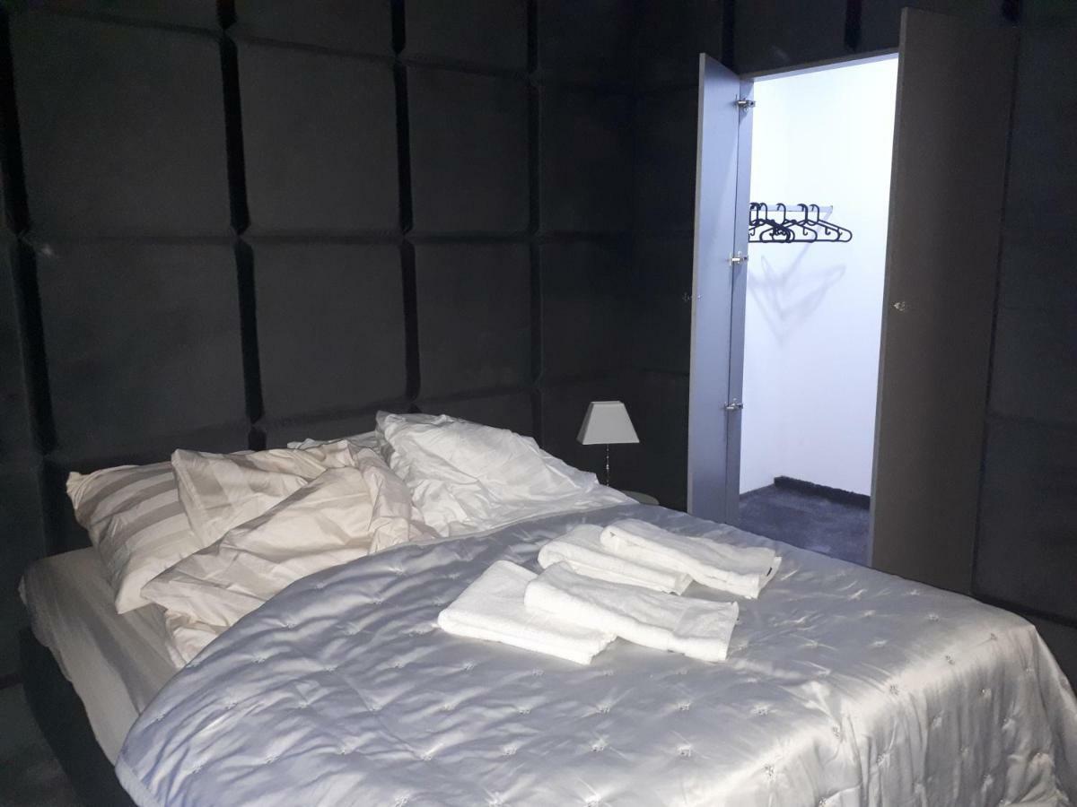 Apartamenty Centrum- Kochanowskiego -Dawniej Two-Bedroom Apartment Zielona Góra Exteriör bild
