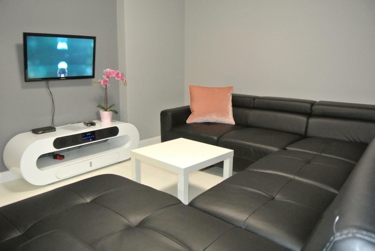 Apartamenty Centrum- Kochanowskiego -Dawniej Two-Bedroom Apartment Zielona Góra Exteriör bild