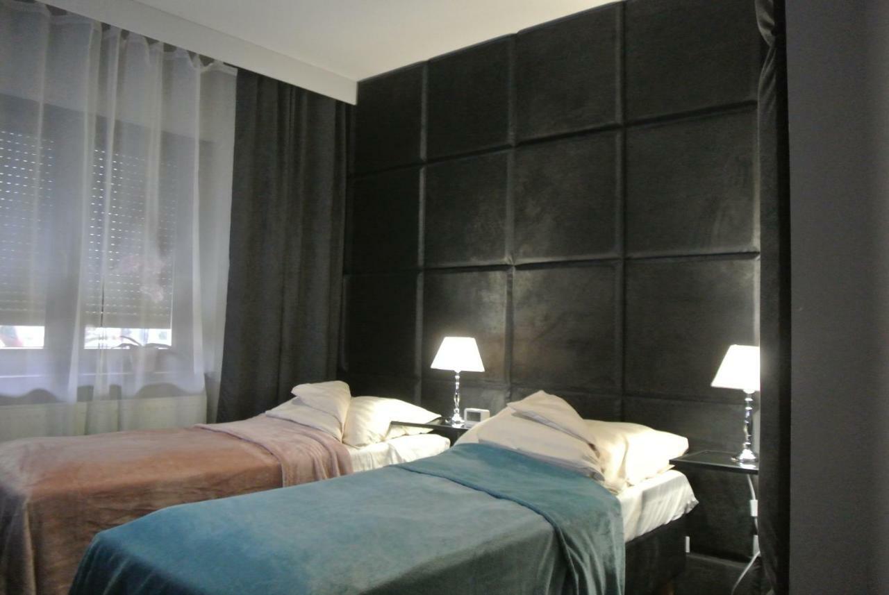 Apartamenty Centrum- Kochanowskiego -Dawniej Two-Bedroom Apartment Zielona Góra Exteriör bild