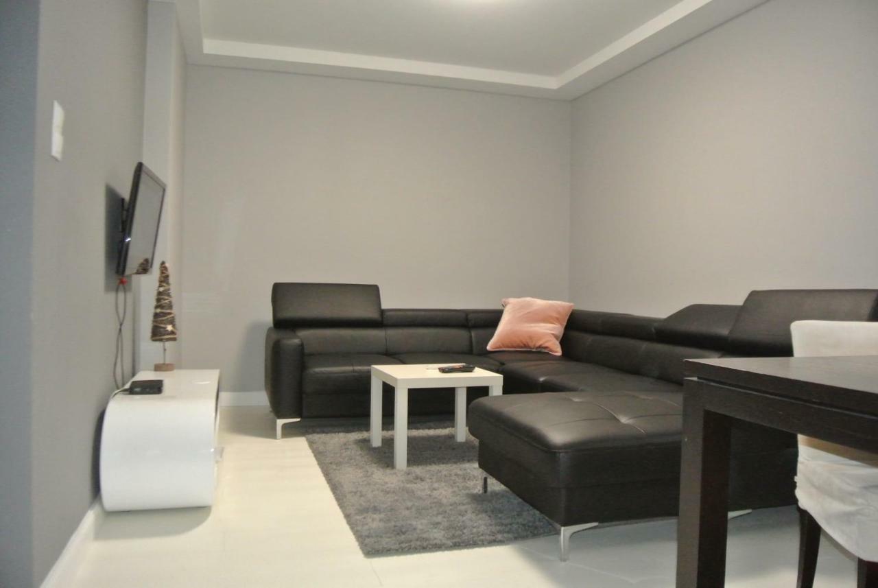 Apartamenty Centrum- Kochanowskiego -Dawniej Two-Bedroom Apartment Zielona Góra Exteriör bild